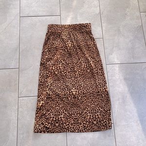 NWOT Jackson Rowe Skirt size small